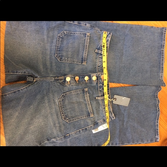 Dual square pocket, buttonfly jeans - Picture 2 of 4